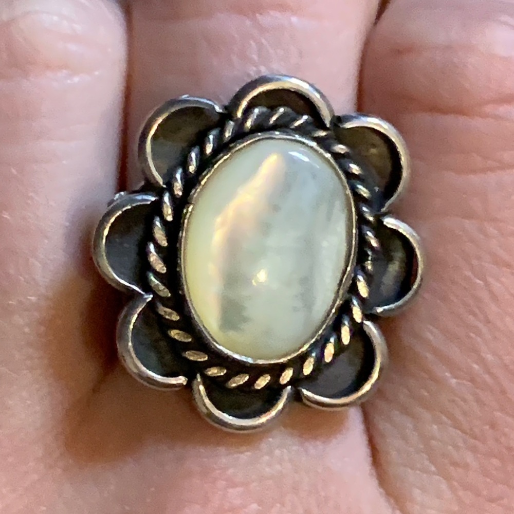Vintage Mother of Pearl Sterling Silver Ring